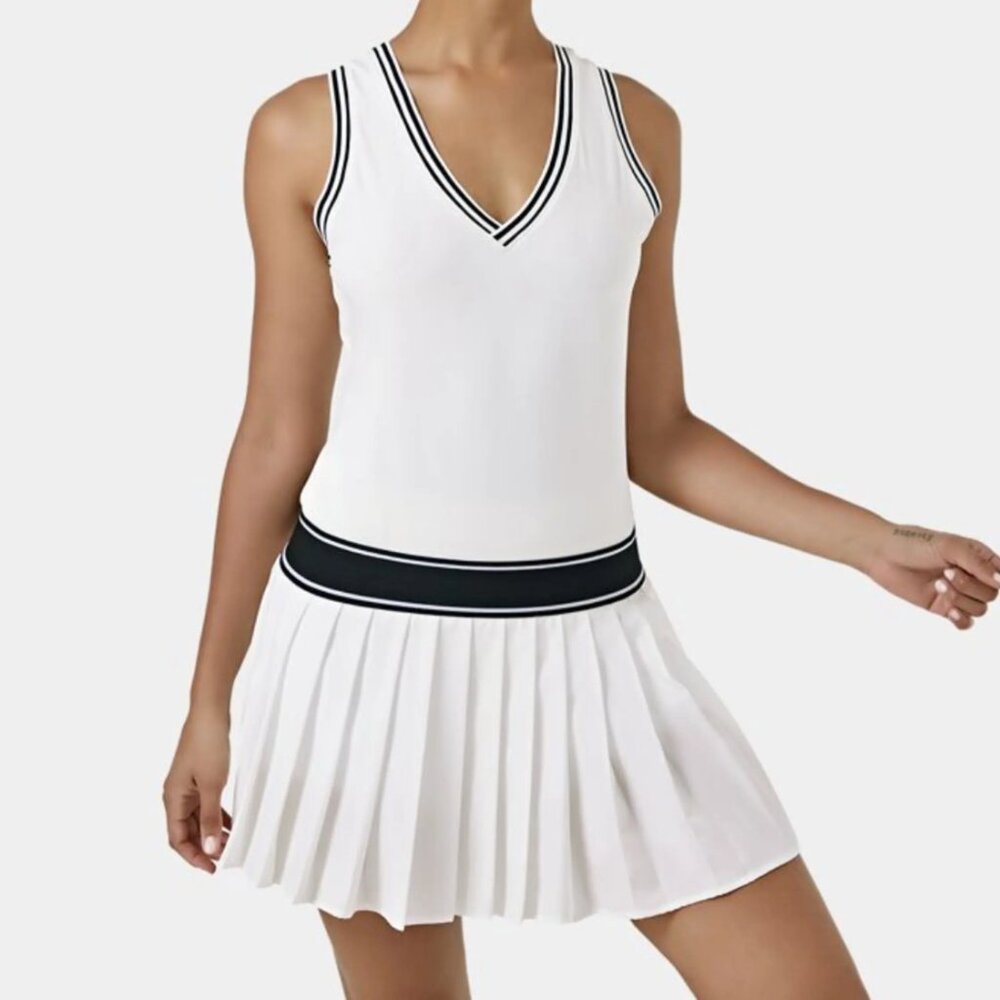 New Sleeveless VNeck Black White Sporty Tennis Dress by Halara Size M